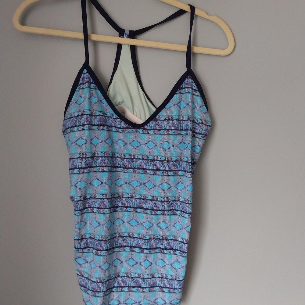 CARVE DESIGNS Bathing Suit Top Tankini  with built in bra